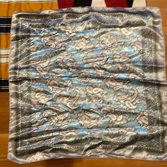 Square Scarf Bundle Work Professional - Picture 3 of 5